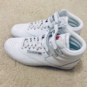 Womens Reebok High Top Sneakers Size 8